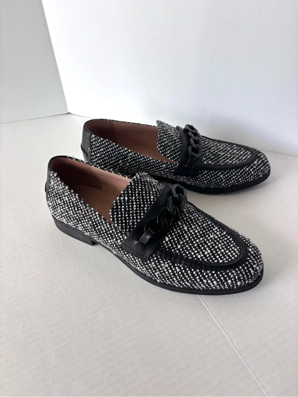 COLE HAAN Stassi Chain Loafers Black White Boucle Women’s Size 9 LIKE NEW